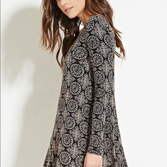 Medallion Trapeze Dress - Picture 2 of 4